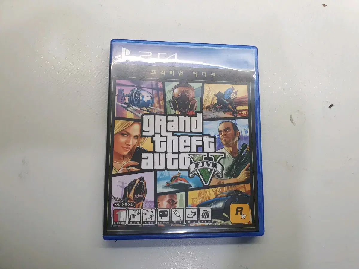 ps4 gta5 상태 좋은거 판매합니다 지도포함